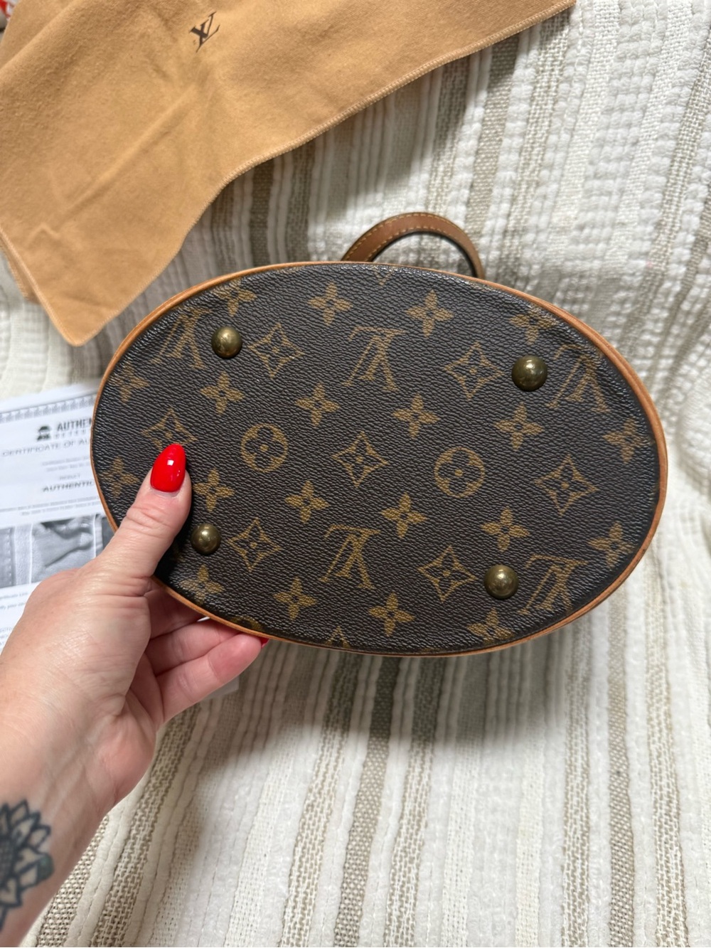 Louis Vuitton Monogram Bucket Tote in Brown and Tan Leather - Picture 5 of 12